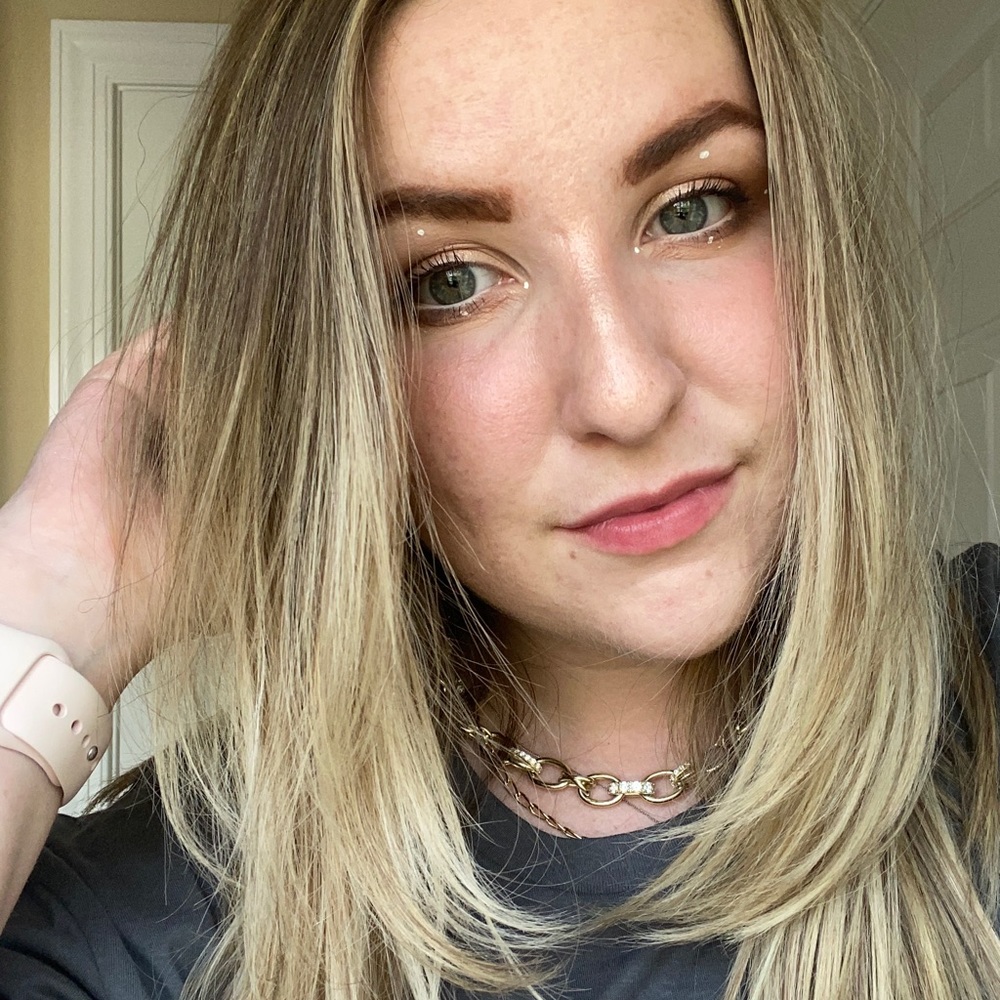 Meet your Posher, Olivia